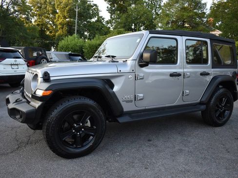 Used 2018 Jeep Wrangler Unlimited Sport AWD/4WD image 2