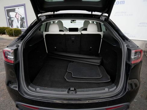 Used 2023 Tesla Model Y Long Range image 15