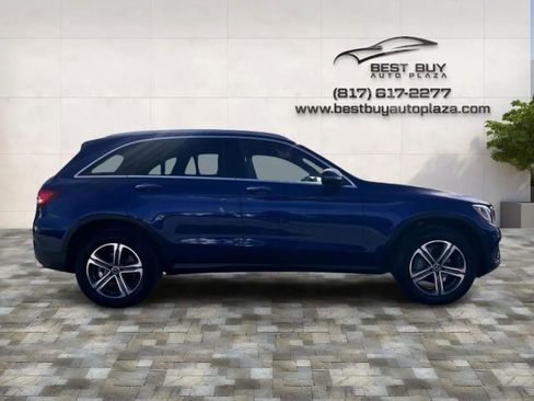 Used 2018 Mercedes-Benz GLC 300 w/ Premium Package image 8