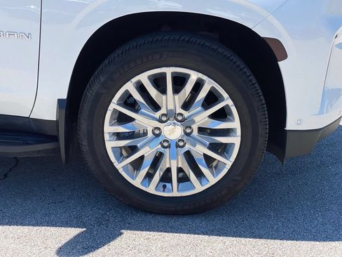 Used 2024 Chevrolet Suburban Premier w/ Advanced Technology Package AWD/4WD image 32