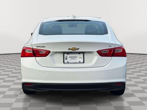 Used 2017 Chevrolet Malibu LT w/ Leather Package FWD image 6