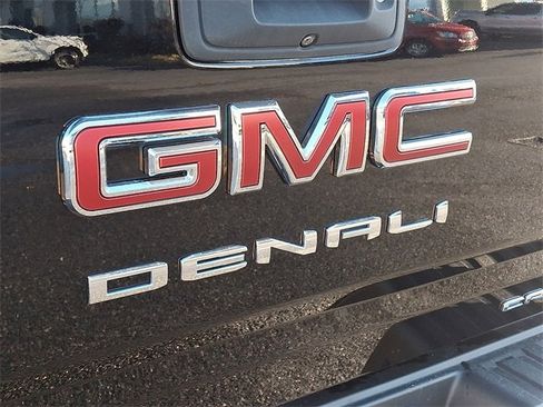 Used 2022 GMC Canyon Denali image 30