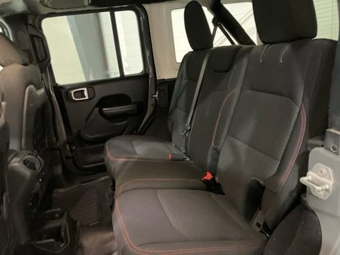 Used 2019 Jeep Wrangler Unlimited Rubicon image 19