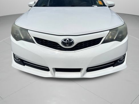 Used 2014 Toyota Camry SE FWD image 29