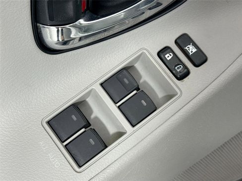 Used 2011 Toyota Camry image 22