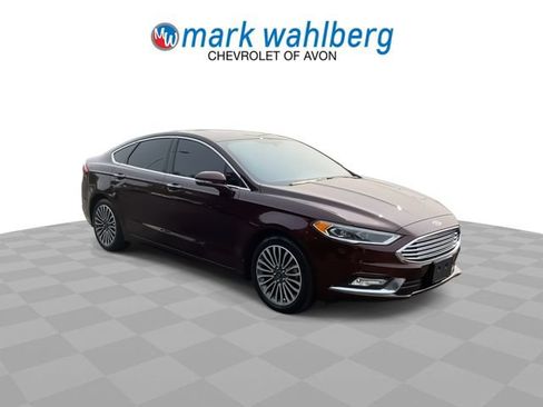 Used 2017 Ford Fusion SE w/ Fusion SE Technology Package FWD image 2