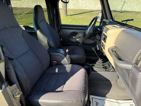 Used 2002 Jeep Wrangler X image 16