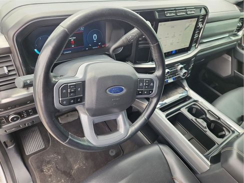 Used 2024 Ford F350 Lariat AWD/4WD image 10