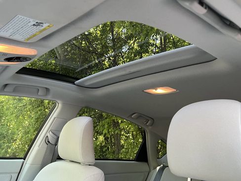 Used 2015 Toyota Prius Three w/ Solar Roof Package FWD image 19