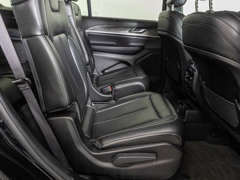 Used 2024 Jeep Grand Cherokee L Limited w/ Luxury Tech Group II AWD/4WD image 48