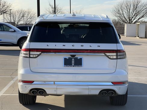 Used 2022 Lincoln Aviator Black Label w/ Class IV Trailer Tow Package image 8