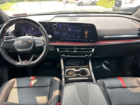 Used 2024 Chevrolet Traverse RS w/ LPO, Floor Liner Package AWD/4WD image 6