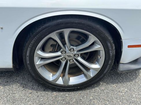 Used 2022 Dodge Challenger R/T image 10