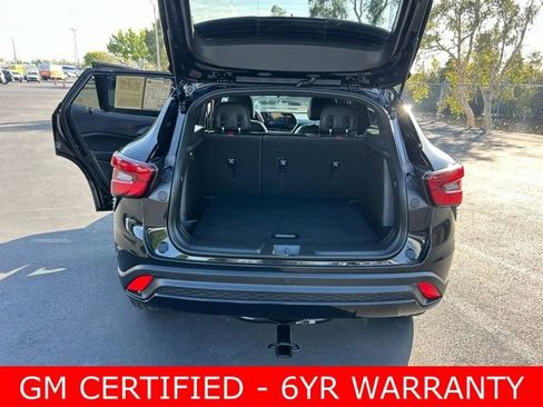 Used 2025 Chevrolet Trax RS w/ Sunroof Package image 16