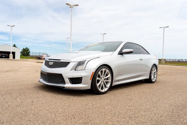 Used 2017 Cadillac ATS V w/ Luxury Package RWD image 3
