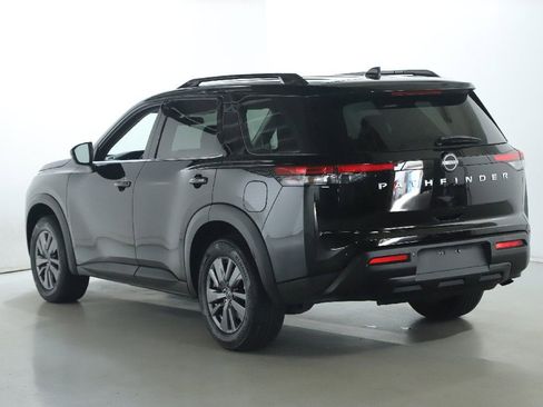 Certified 2025 Nissan Pathfinder SV FWD image 33