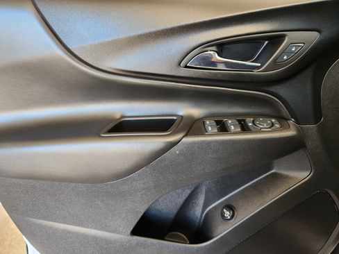 Certified 2024 Chevrolet Equinox LT image 24