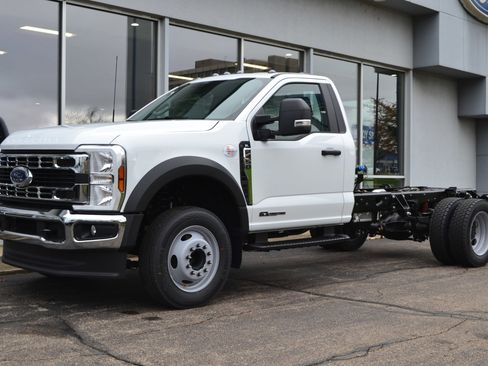 New 2025 Ford F450 XL w/ XL Chrome Package image 1