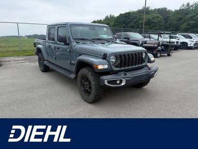 Used 2025 Jeep Gladiator Sport