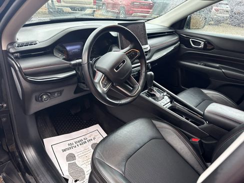 Used 2022 Jeep Compass Trailhawk w/ Trailhawk Convenience Group image 17