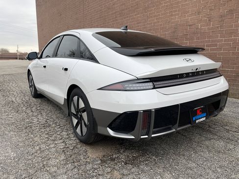 New 2025 Hyundai Ioniq 6 SE image 3