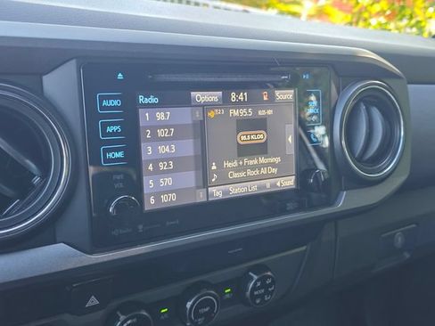 Used 2018 Toyota Tacoma TRD Off-Road w/ Technology Package AWD/4WD image 23