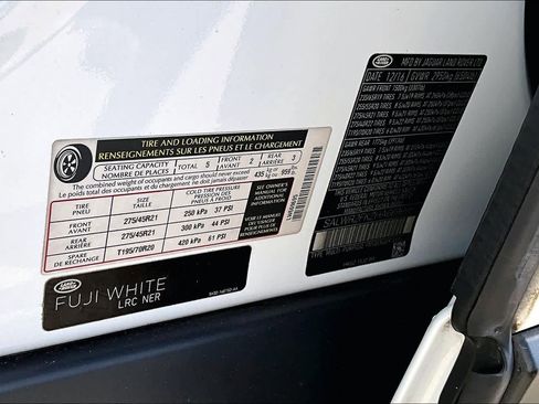 Used 2017 Land Rover Range Rover Sport HSE image 33