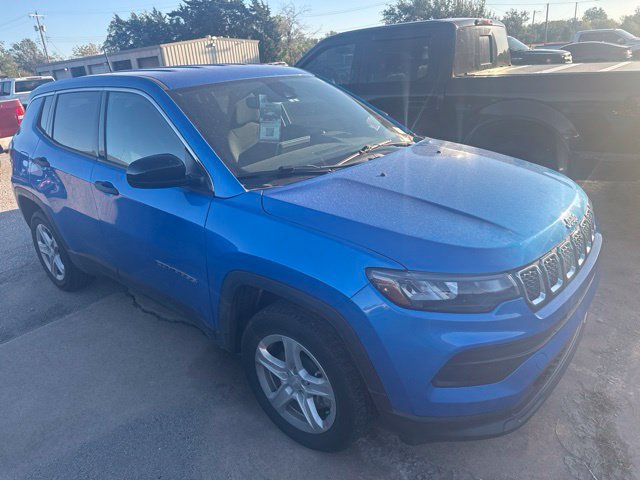Used 2023 Jeep Compass Sport AWD/4WD image 2