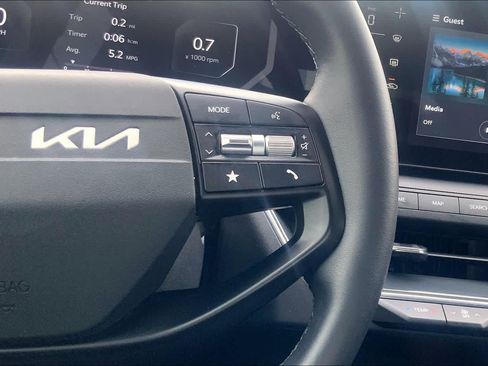 Used 2025 Kia K4 EX FWD image 23