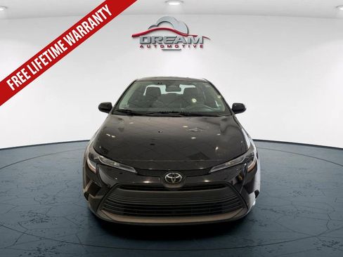 Used 2023 Toyota Corolla LE FWD image 3