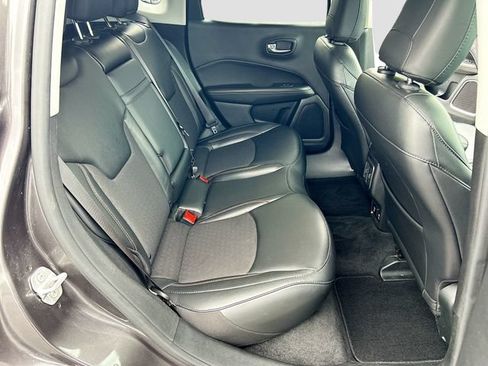 Used 2019 Jeep Compass Latitude w/ Popular Equipment Group AWD/4WD image 34