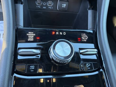 Used 2025 Jeep Grand Cherokee Summit image 16