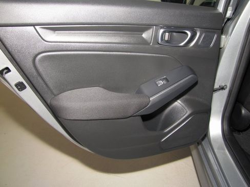 Certified 2025 Honda Civic Sport image 13