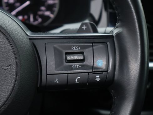 Used 2024 Nissan Pathfinder SV FWD image 15