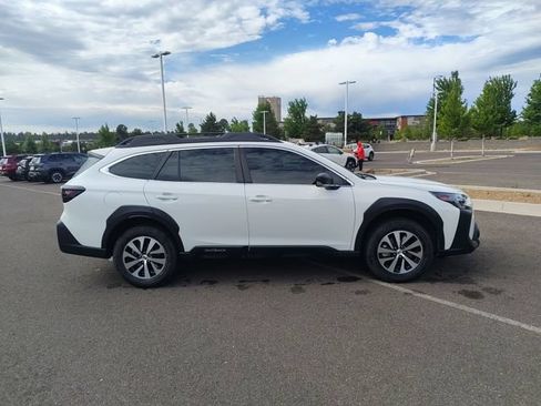 Certified 2025 Subaru Outback AWD/4WD image 2