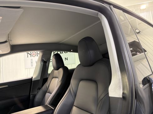 Used 2023 Tesla Model Y Long Range image 10