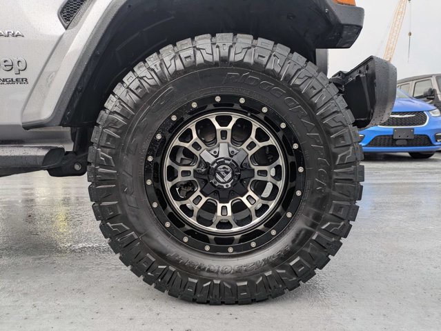 Used 2019 Jeep Wrangler Unlimited Sahara AWD/4WD image 10