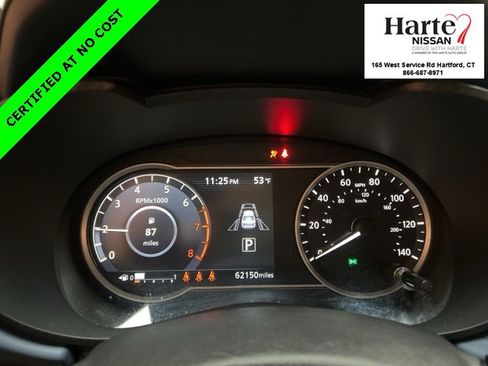 Used 2023 Nissan Versa SV image 9