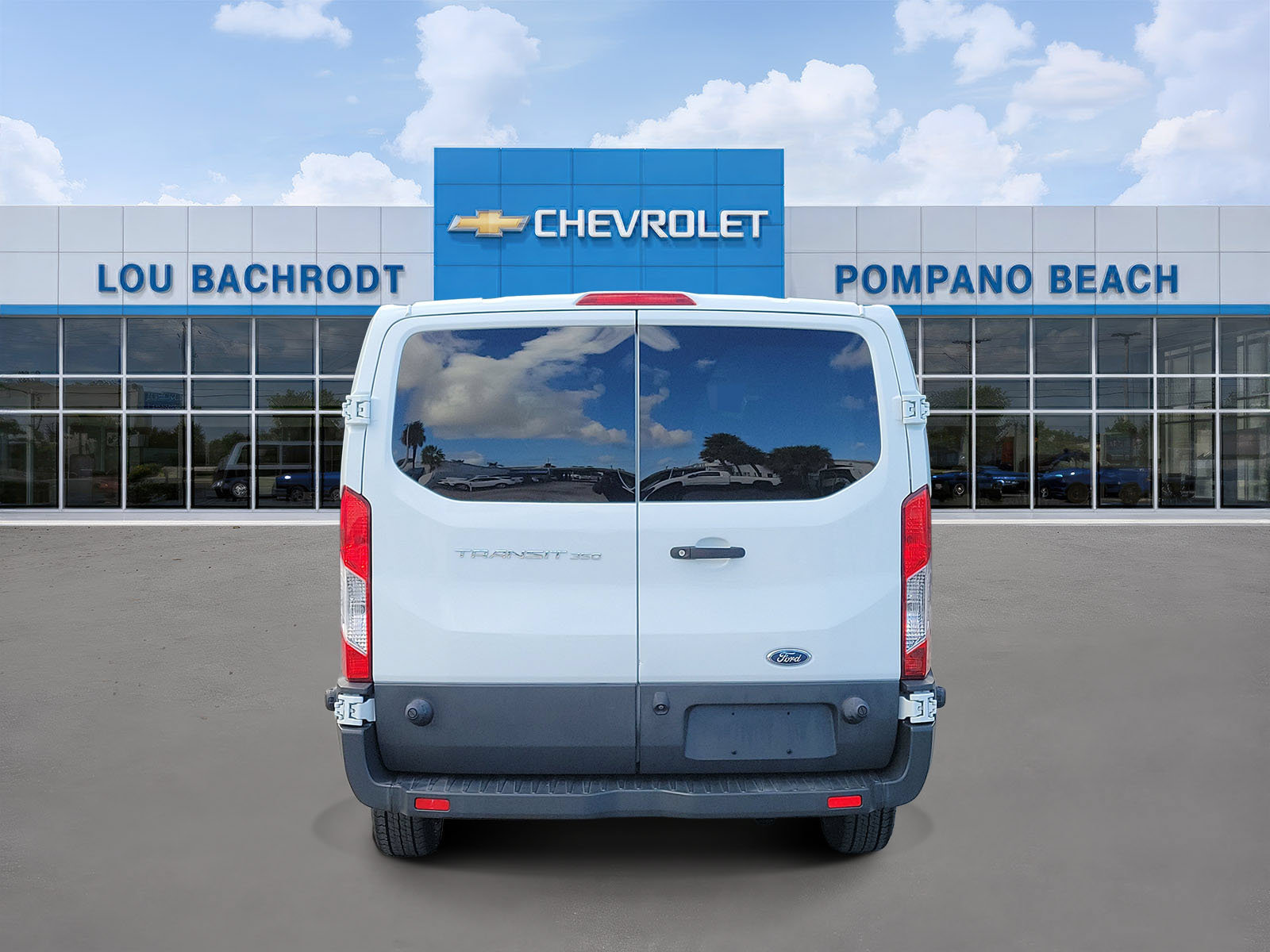 Used 2018 Ford Transit 350 XL RWD image 4