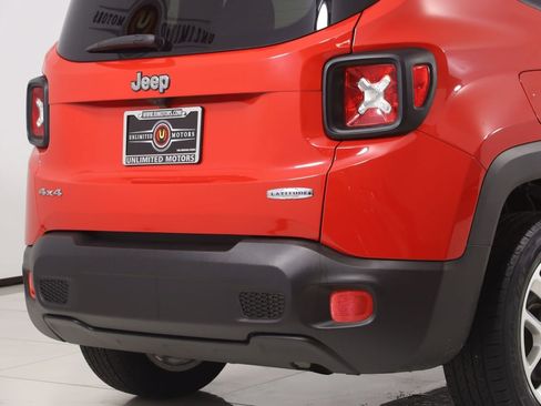 Used 2017 Jeep Renegade Latitude w/ Popular Equipment Group AWD/4WD image 36