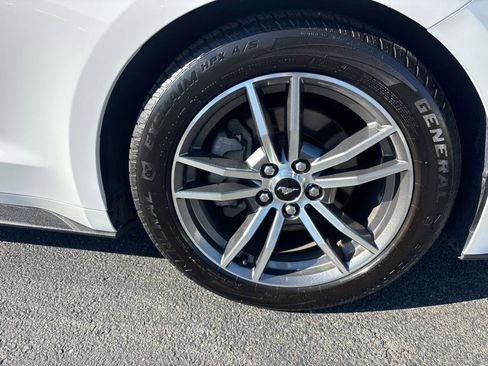 Used 2017 Ford Mustang Premium image 31