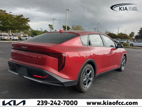 Used 2025 Kia K4 LXS image 5