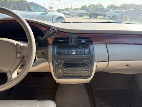 Used 2005 Cadillac De Ville w/ Equipment Group FWD image 16