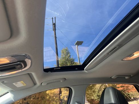 Used 2022 Hyundai Elantra Limited image 27