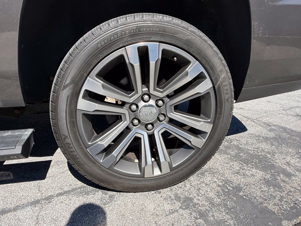 Used 2019 GMC Yukon Denali w/ Denali Ultimate Package AWD/4WD image 28