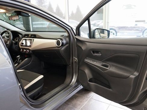 Used 2021 Nissan Versa SV image 34