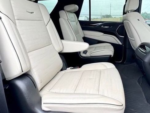 Used 2021 Cadillac Escalade Sport AWD/4WD image 16