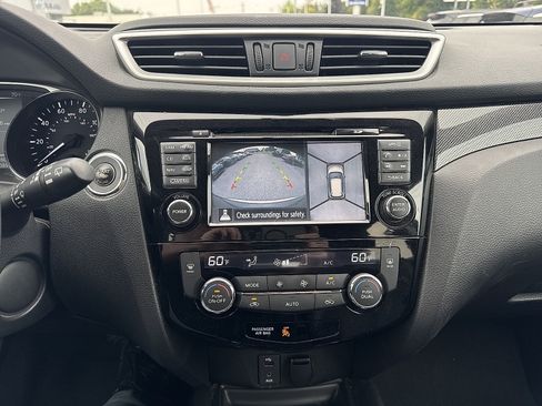Used 2015 Nissan Rogue SL AWD/4WD image 18