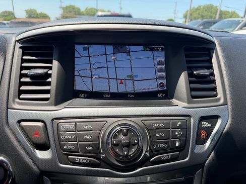 Used 2020 Nissan Pathfinder SL FWD image 25