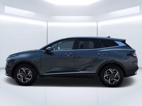 Used 2025 Kia Sportage LX FWD image 6